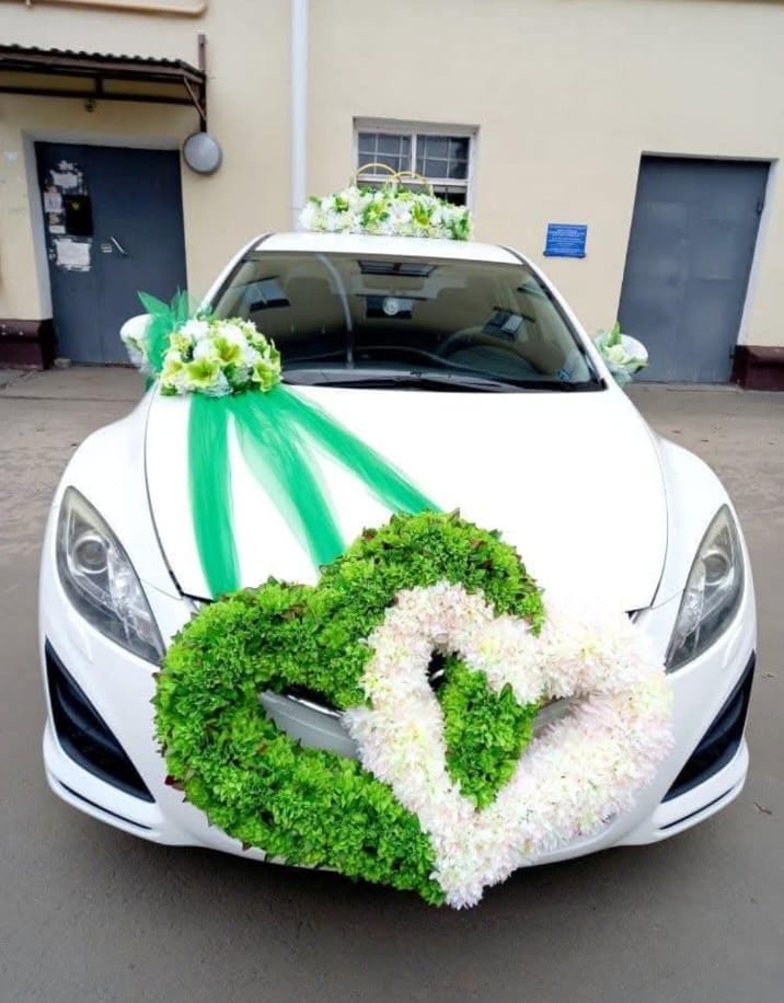 Double Heart Green & White Floral Wedding Car Decoration